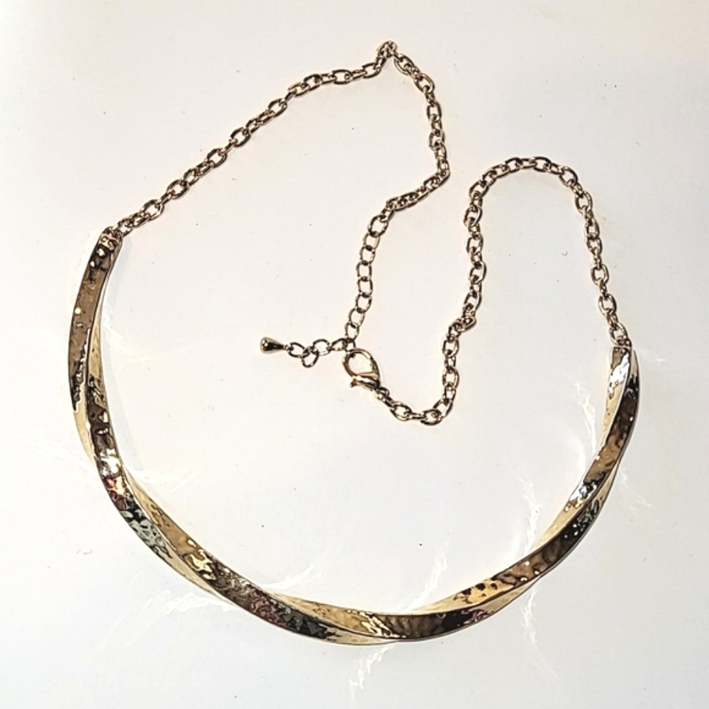 BOLD GOLD BLING NECKLACES, BRACELET JEWELRY LOT - FIVE ITEMS - Picture 8 of 10